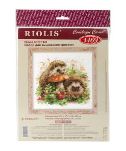 RIOLIS 10 Hedgehogs in Lingonberries Counted Cross Stitch Kit