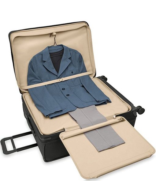 Baseline Extra Large Expandable Spinner Suitcase - Image 4