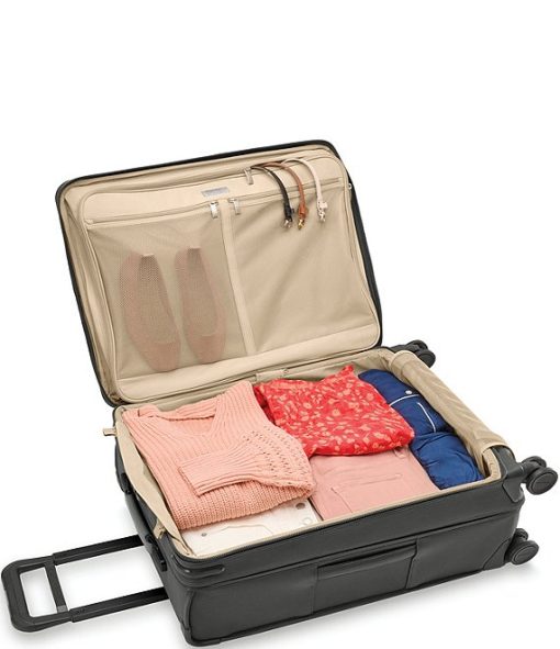 Baseline Medium Expandable Spinner Suitcase - Image 4