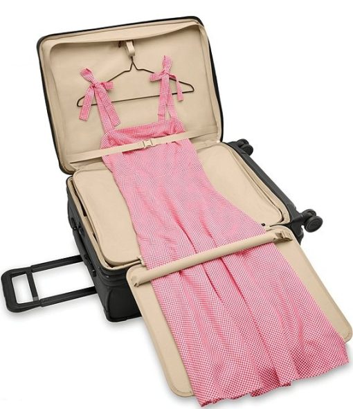Baseline Medium Expandable Spinner Suitcase - Image 5